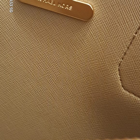 Michael Kors Tan Monogrammed Jacquard XL Mercer Handbag & Matching Wallet - Picture 7 of 13